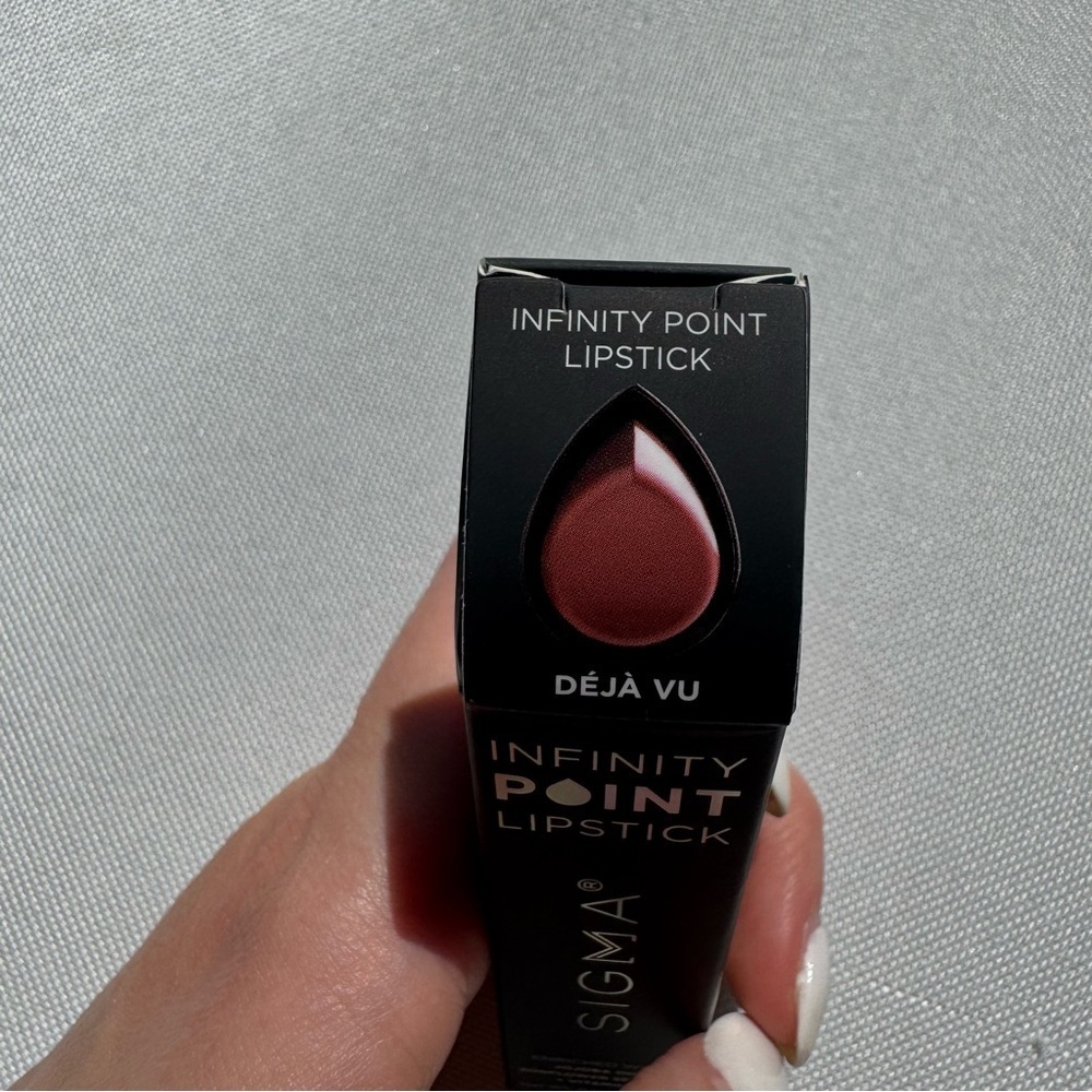 NWT Sigma Beauty Infinity Point Lipstick - Deja Vu - Picture 3 of 4